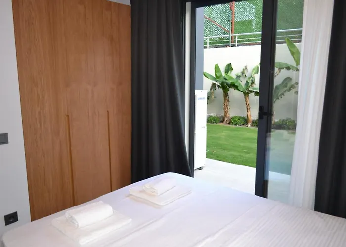 Ayayorgide Odalar Banyolu Sifir * Cesme