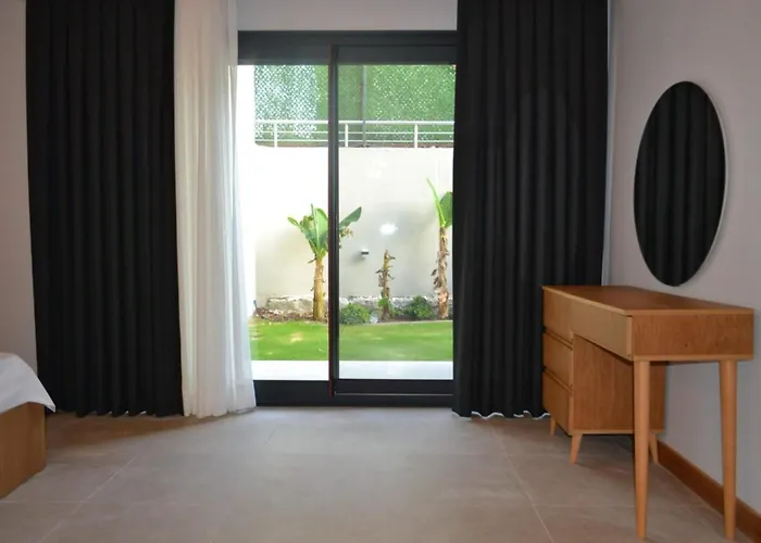 Ayayorgide Odalar Banyolu Sifir Villa *